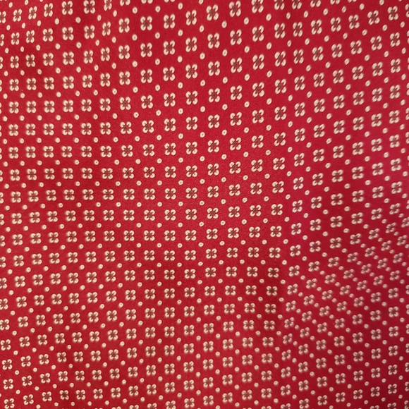 NWOT Express red geometric print silk  tie back blouse top Womens Medium - Picture 3 of 7